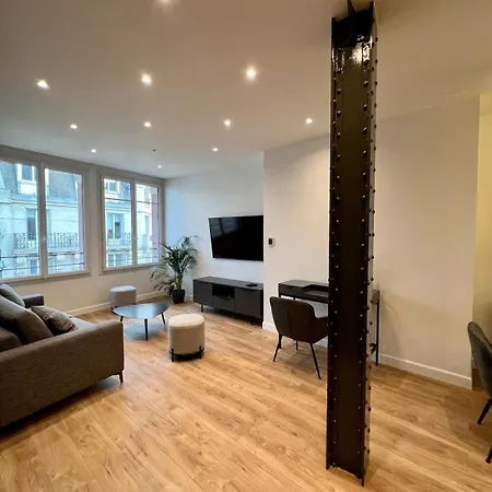 Spacious Newly Renovated Loft With Ac 아파트 파리