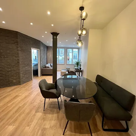 Spacious Newly Renovated Loft With Ac